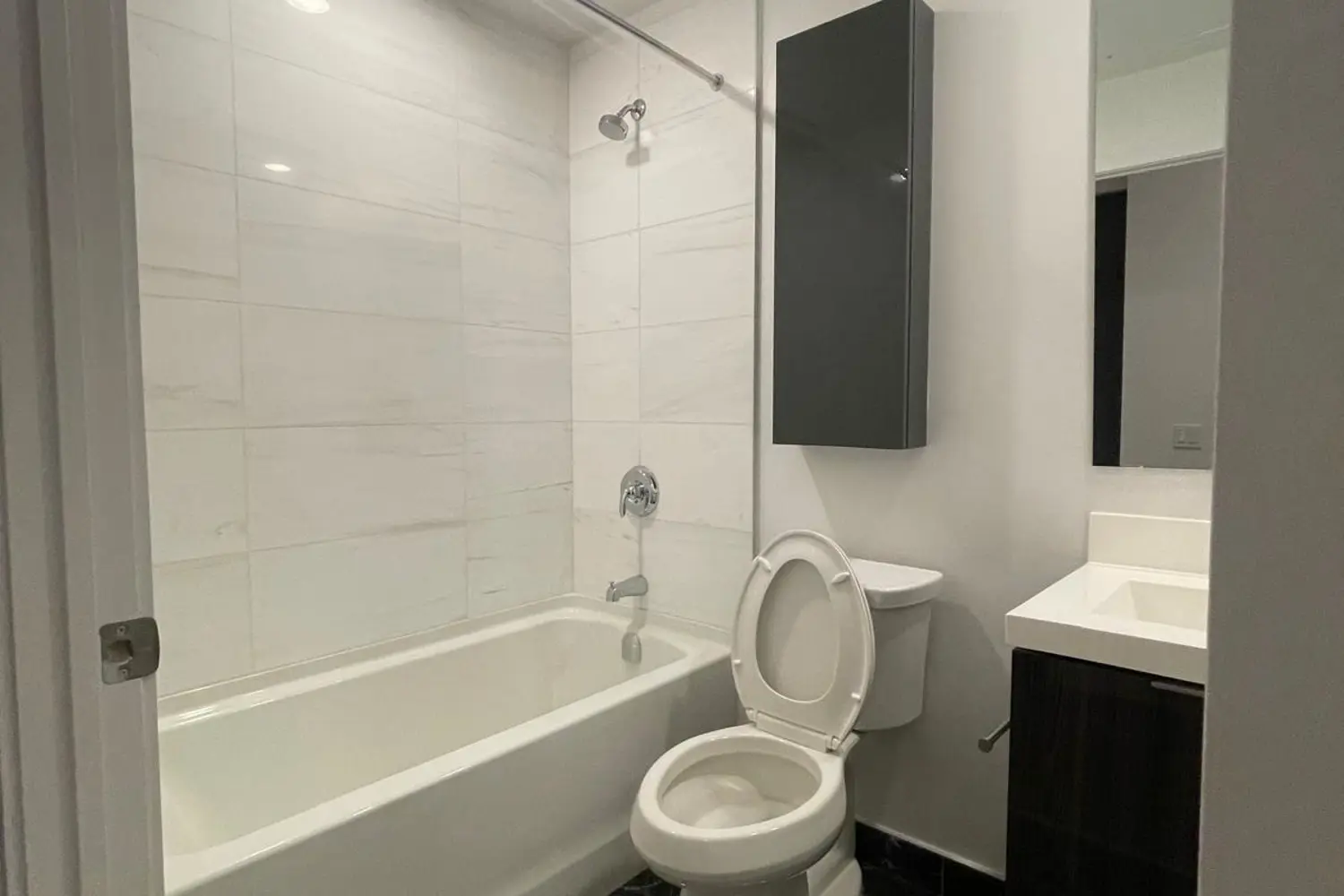 Additional image 8 of 20 O'neill Road 235