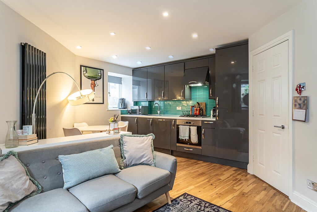 1 Bed Flat, Lyham Road, SW2, N1 7GU