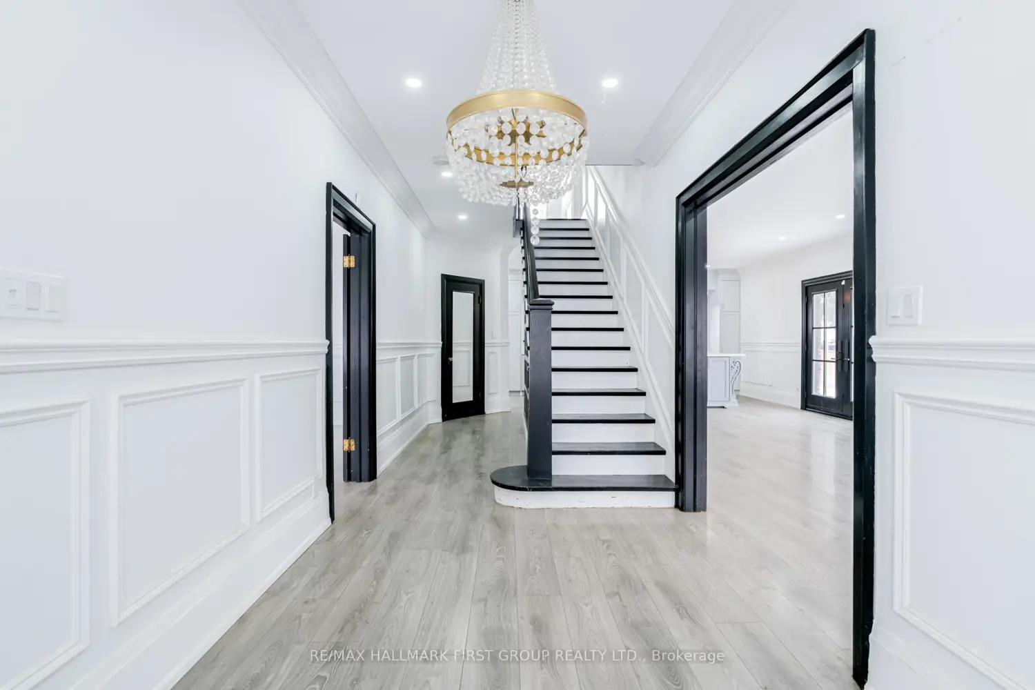 Additional image 11 of 512 Simcoe Street