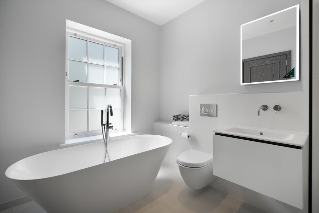 Additional image 20 of 6 bed detached house for saleHorsegate Ride, Ascot, Berkshire SL5