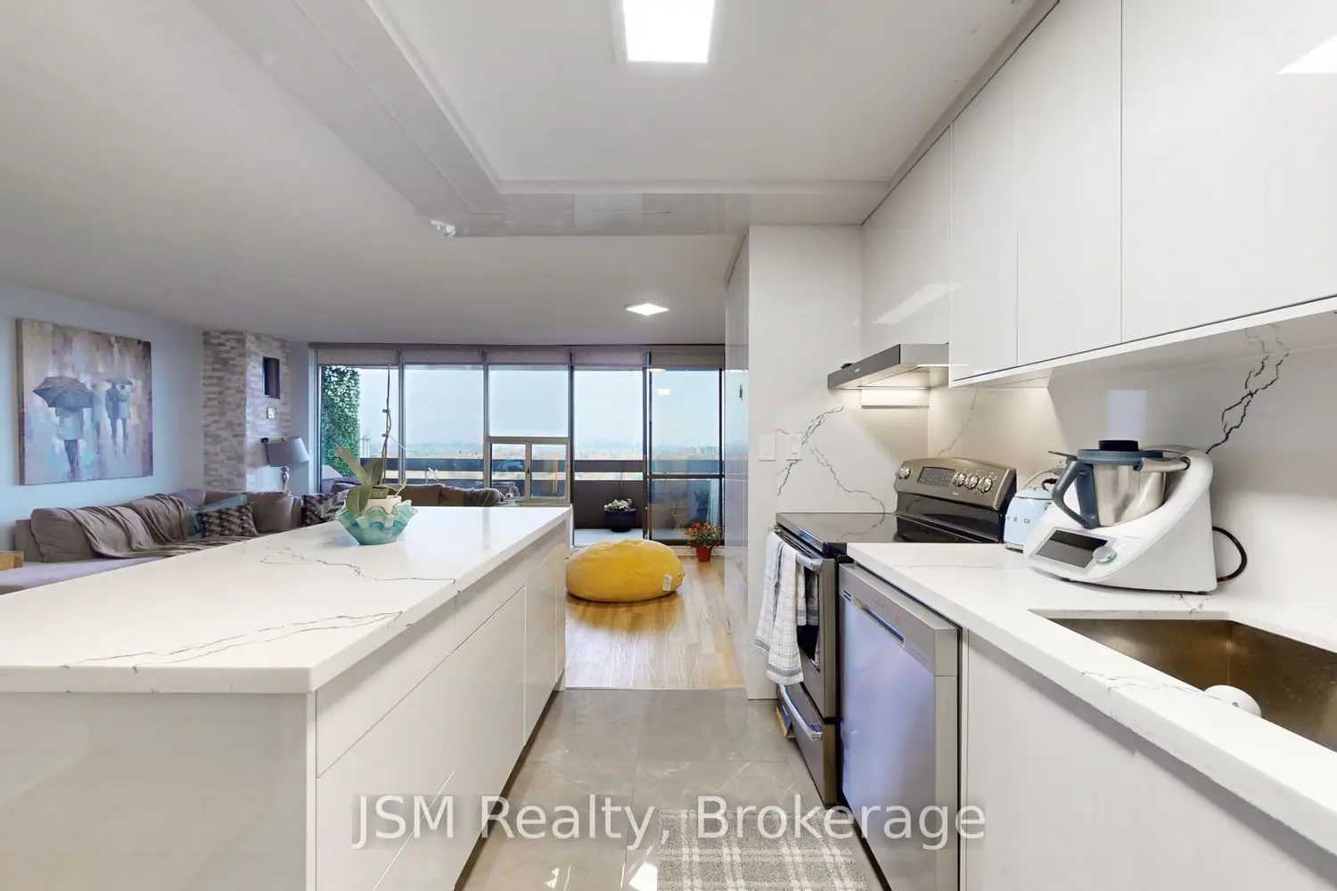 Additional image 8 of 11 Wincott Drive 1912