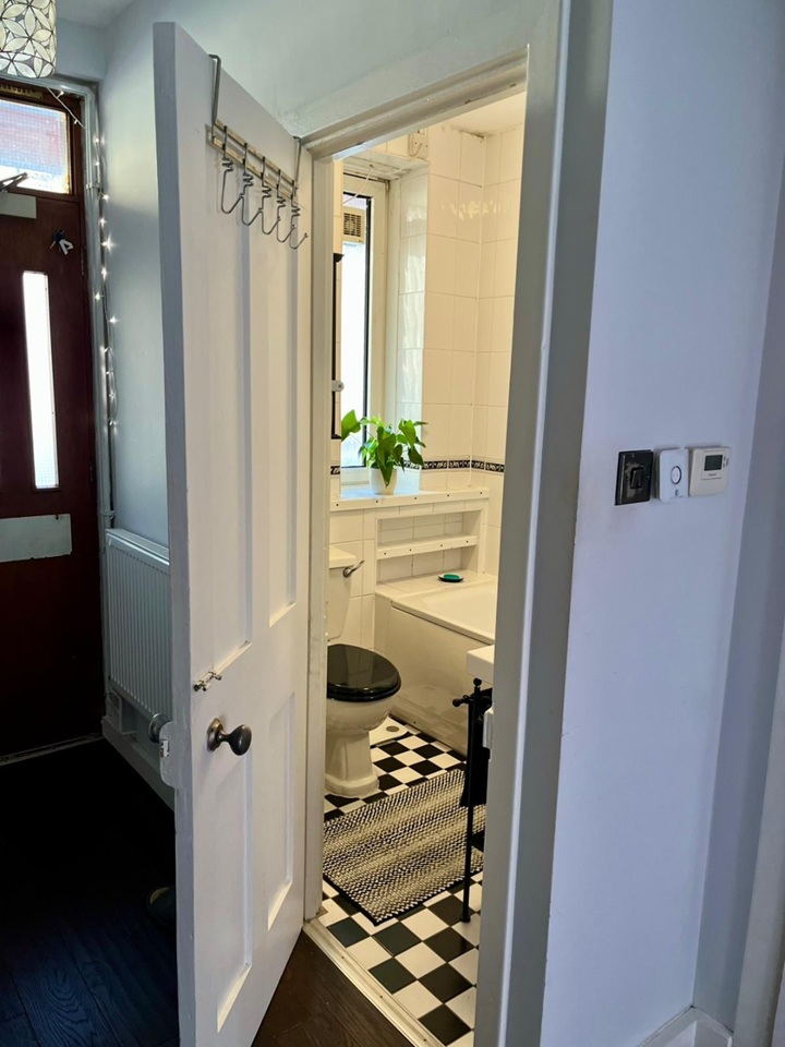 Additional image 14 of 1 Bed Flat, West Lane, SE16, N1 7GU