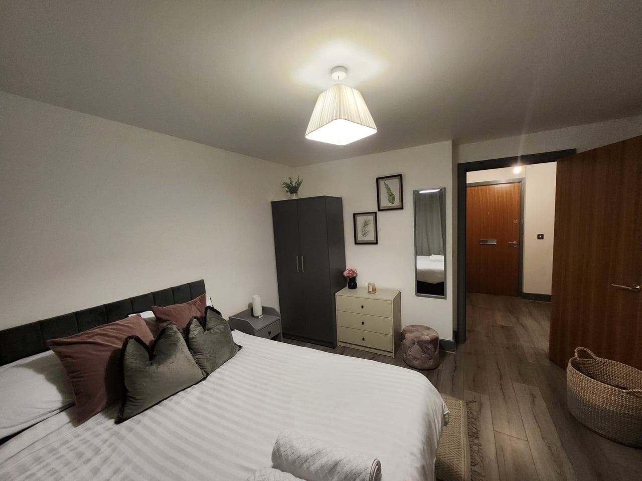 1 Bed Flat, Mason Way, B1, N1 7GU