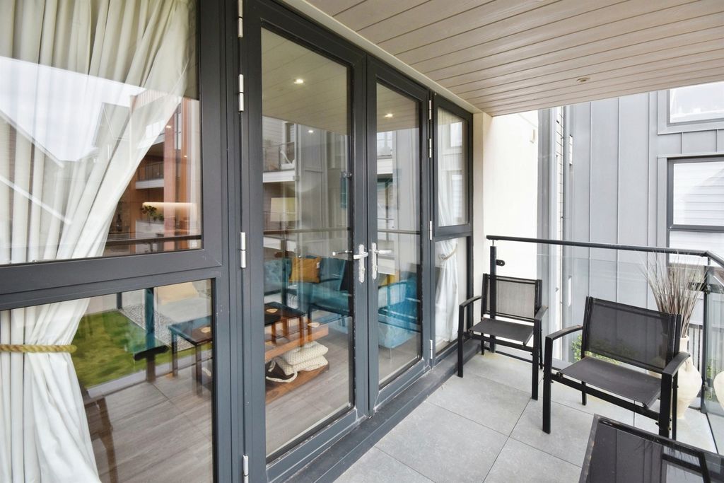 Additional image 2 of 2 bed flat for saleRest Bay, Porthcawl CF36