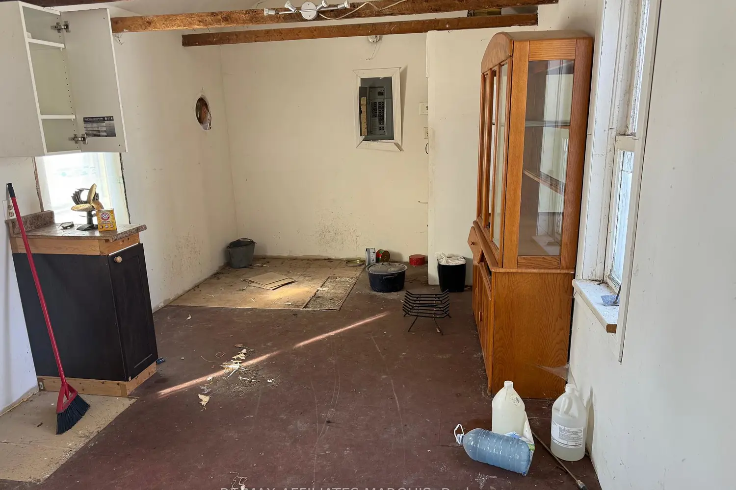 Additional image 12 of 15554 Saving Street