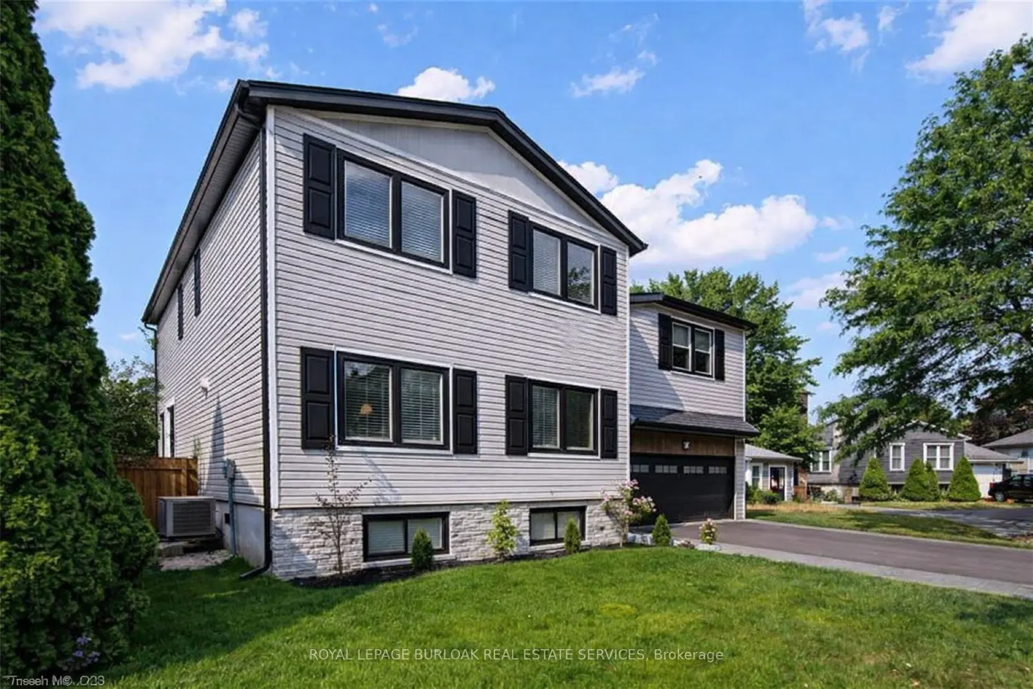 Additional image 2 of 5199 Broughton Crescent