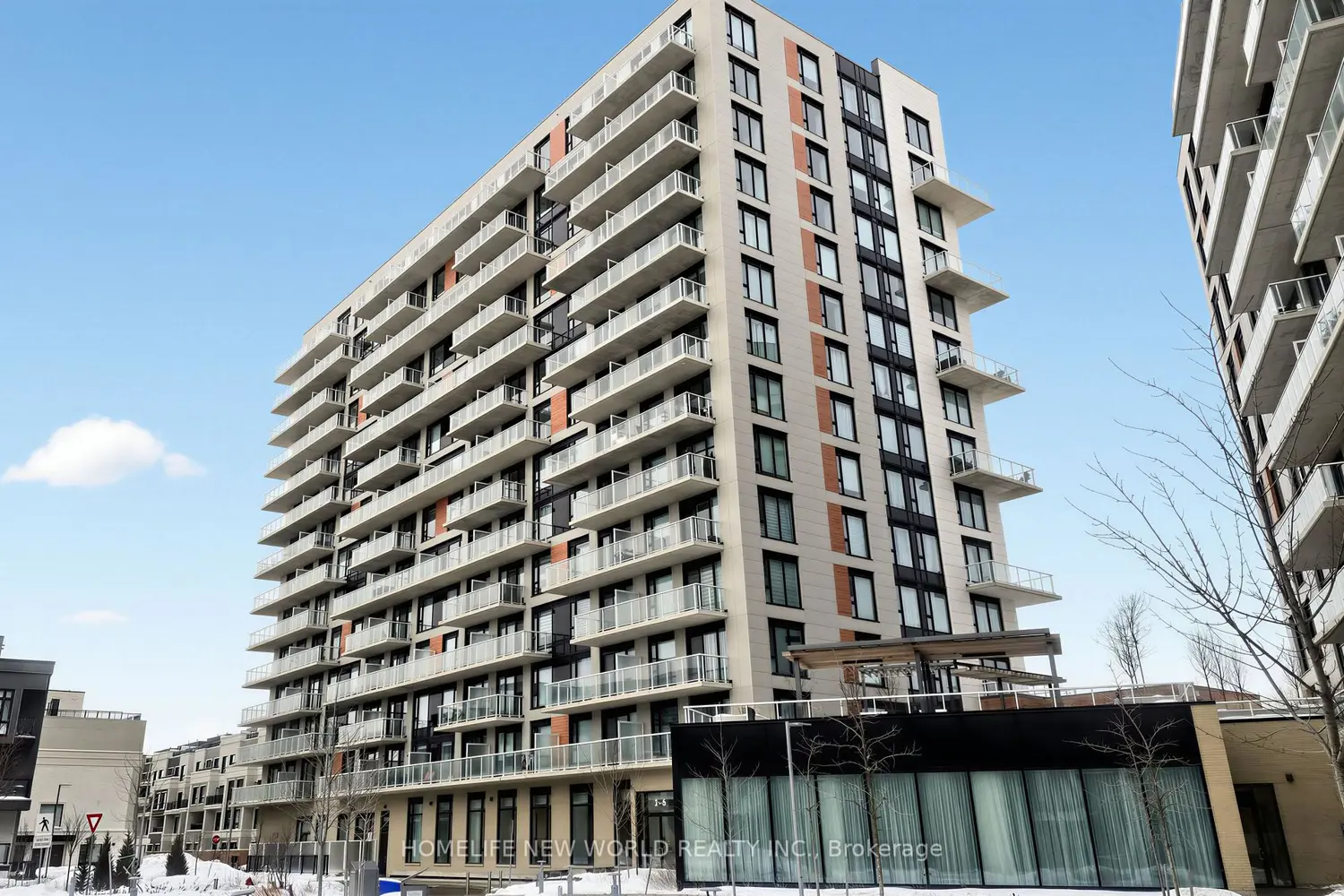 2 David Eyer Road 933, Richmond Hill photo 2