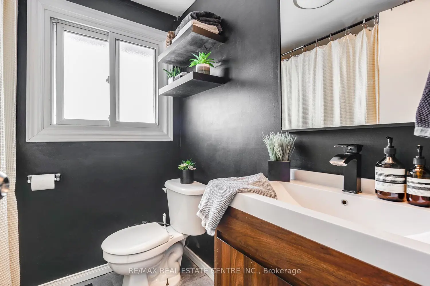 Additional image 10 of 210 Glamis Road 22