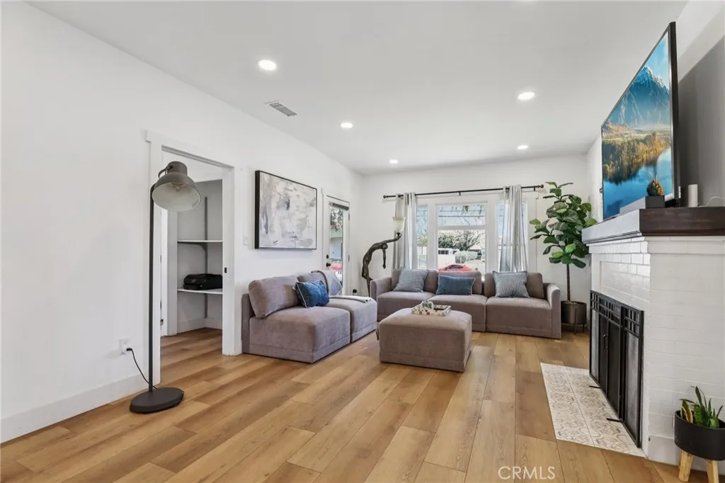Additional image 9 of 230 S B St Unit 1, Tustin, CA 92780