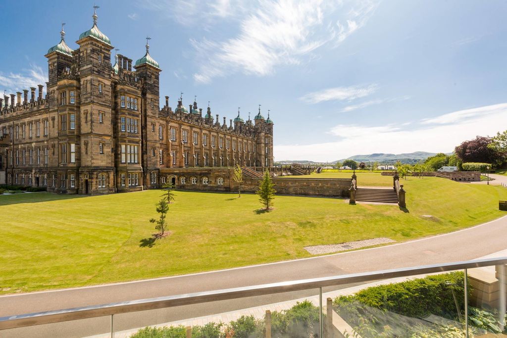 2 bed flat for saleDonaldson Crescent, Edinburgh EH12 photo 4