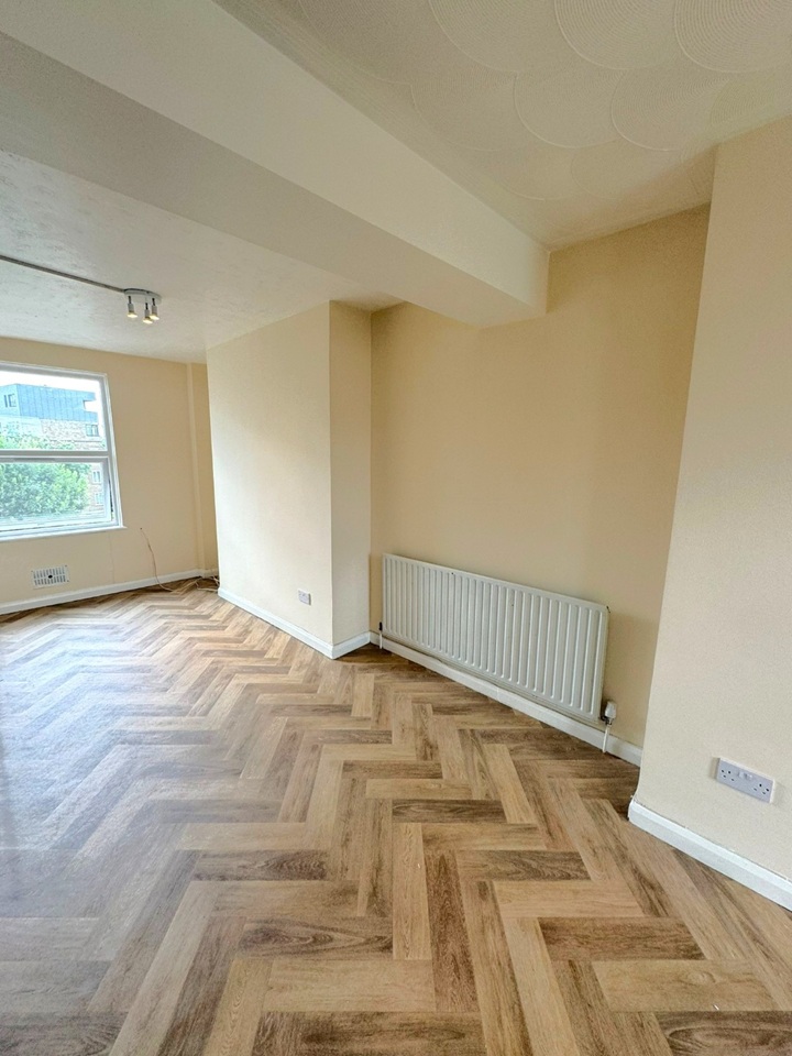 Additional image 3 of 2 Bed Flat, Commercial Road, E1, N1 7GU