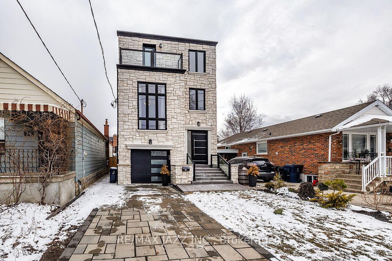 76 Haverson Boulevard, Toronto, ON, M6M 3J9