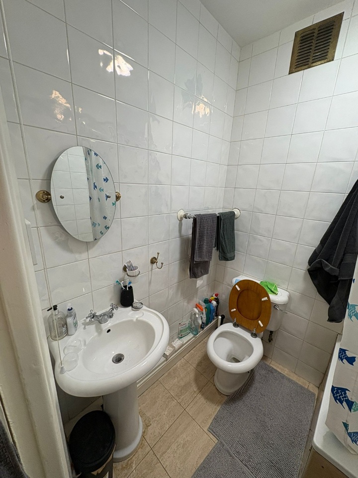 Additional image 5 of Studio Flat, Broadwalk Court, W8, N1 7GU