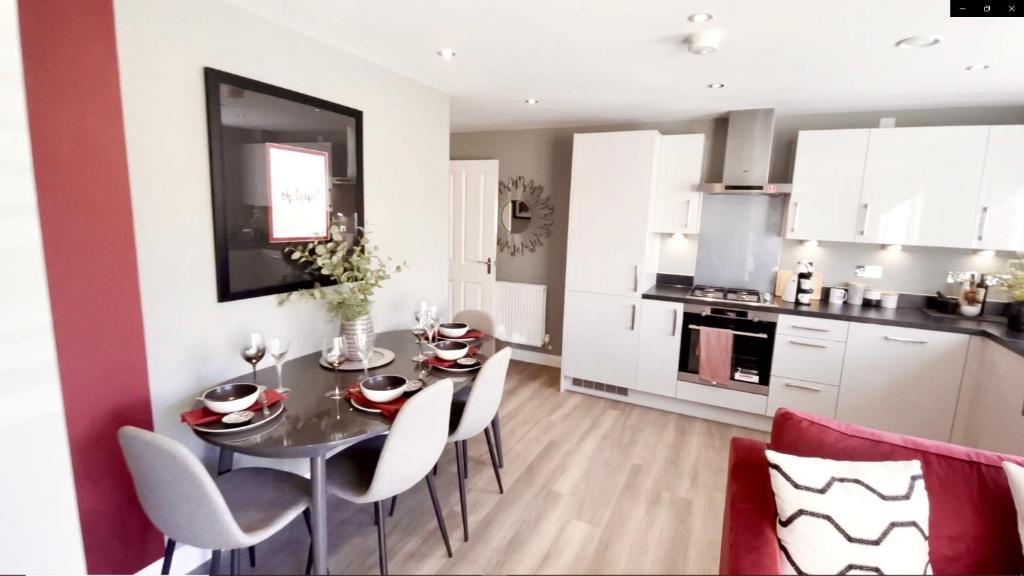 Additional image 4 of 2 Bed Flat, Rogers House, B5, N1 7GU