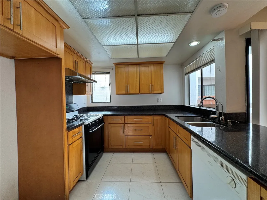 Additional image 7 of 402 S Garfield Avenue Unit 15, Alhambra, CA 91801