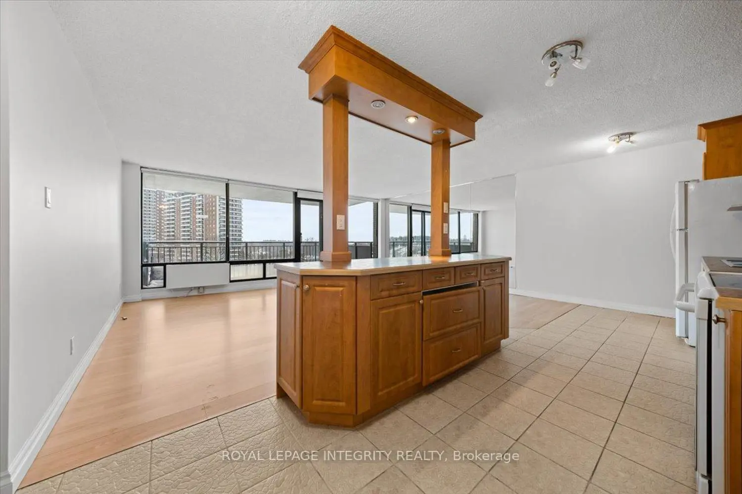 Additional image 4 of 1190 Richmond Road 703