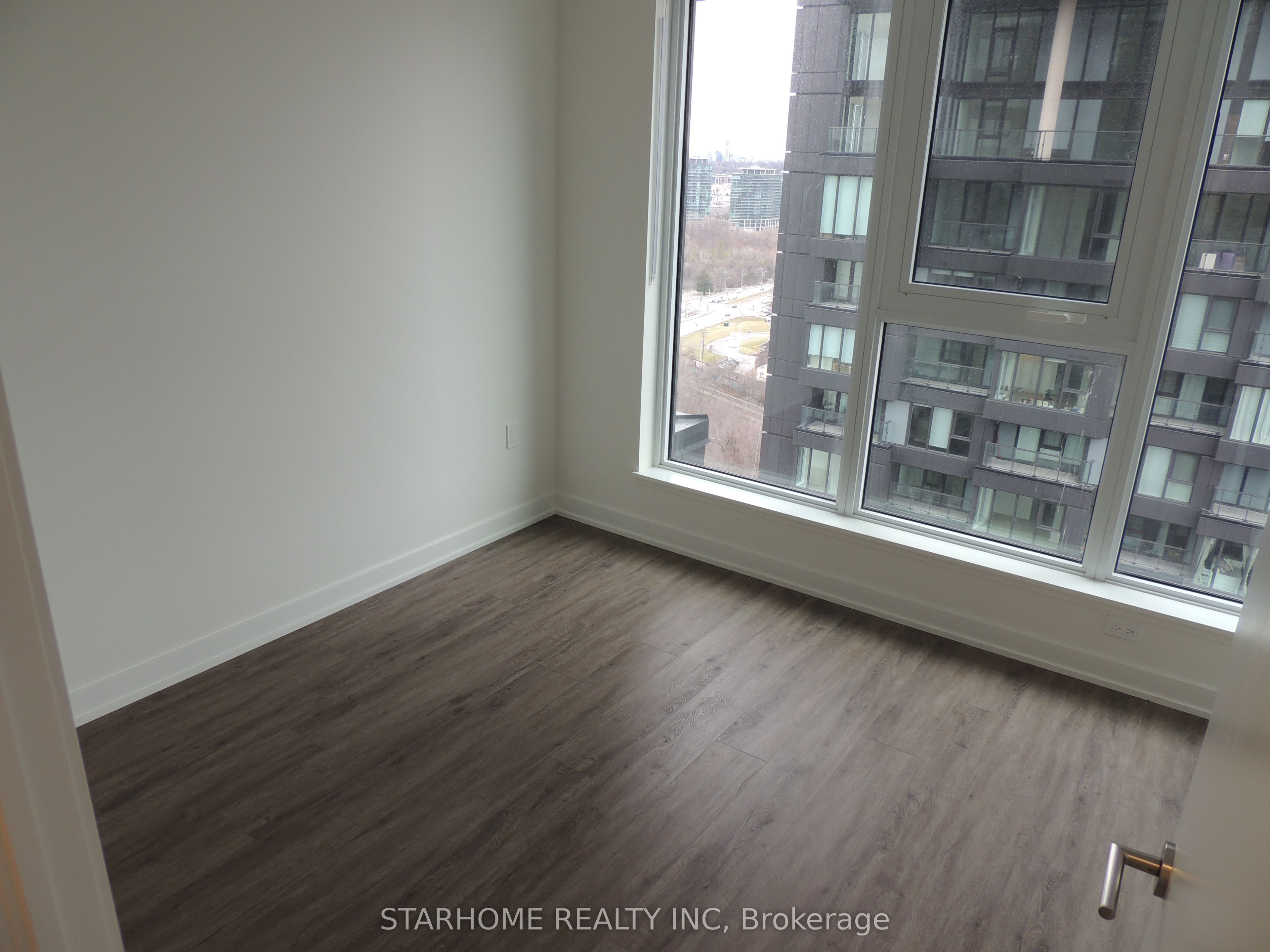 Additional image 5 of 2207-1 Quarrington Lane, Toronto, ON, M3C 0S4