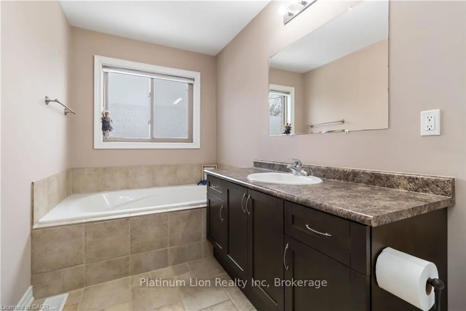 Additional image 11 of 1036 Fernridge Common