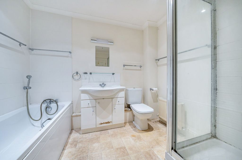 Additional image 17 of 3 bed flat for saleTudor Close, Chichester PO19