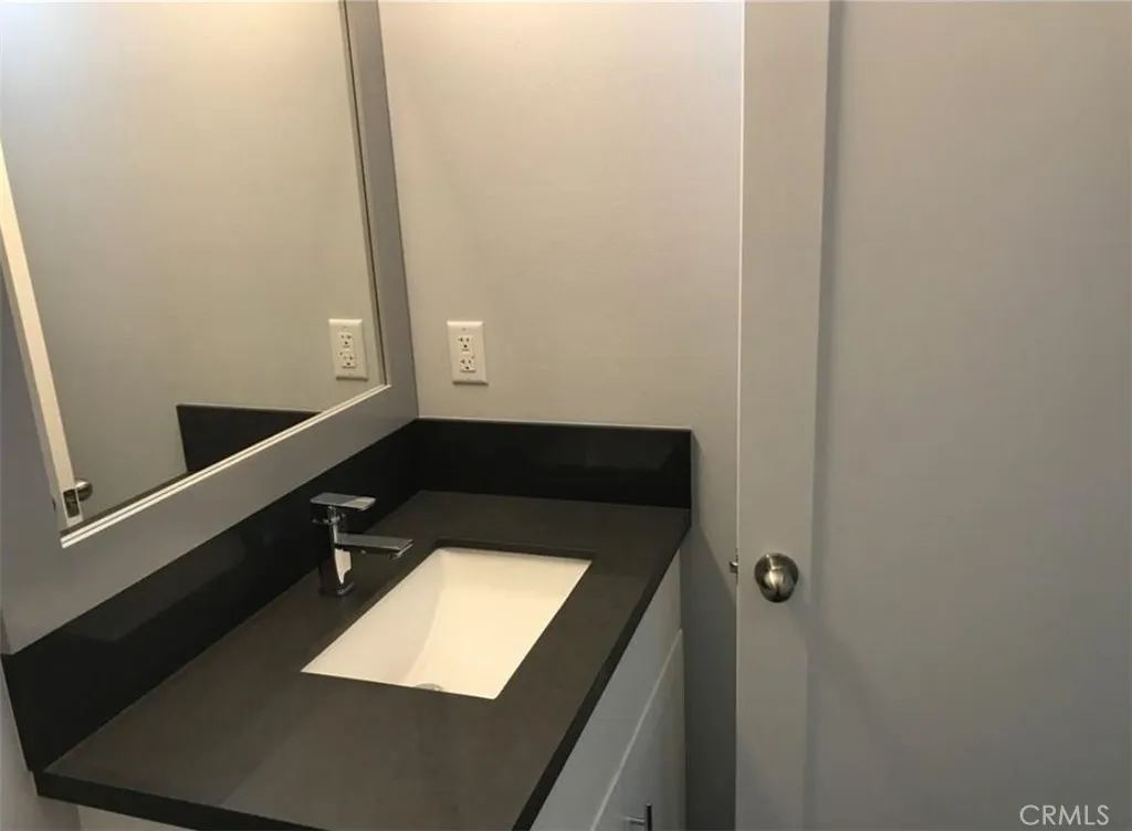 Additional image 32 of 221 W 85th St, Los Angeles, CA 90003