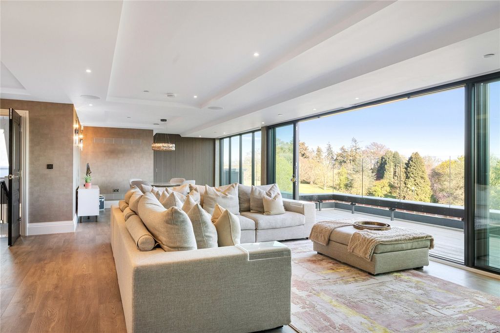 Additional image 20 of 6 bed detached house for saleCharters Gate, Ascot, Berkshire SL5