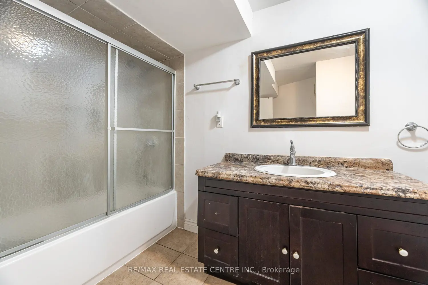 Additional image 19 of 44 Abelard Avenue