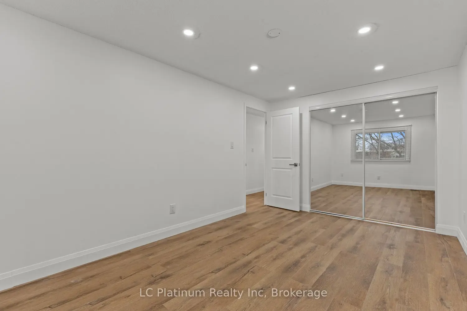 Additional image 17 of 302 Vine Street 29