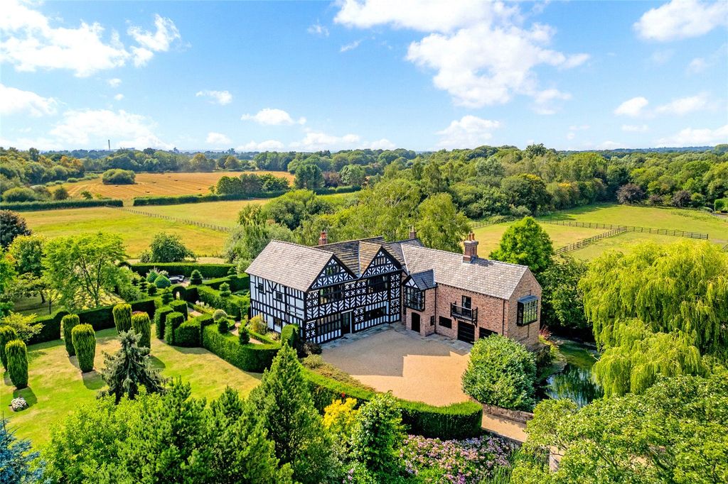 5 bed detached house for salePlumley, Knutsford, Cheshire WA16
