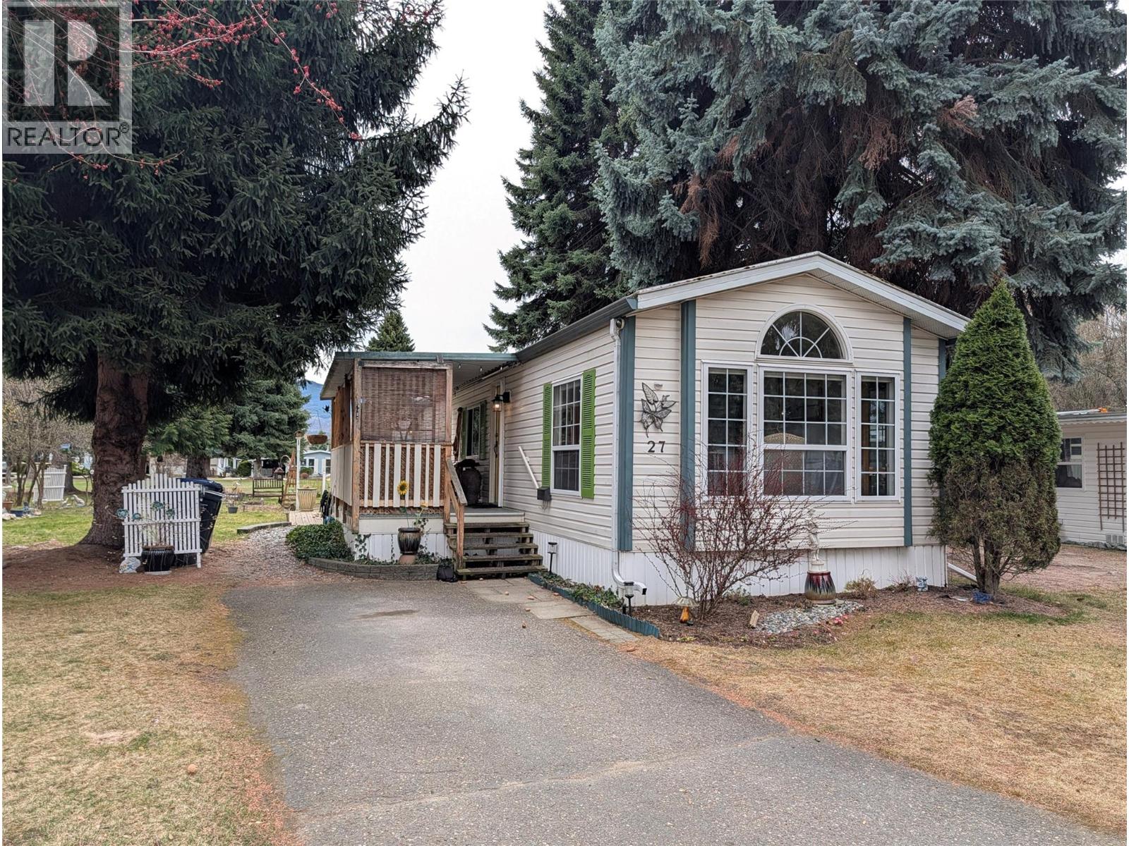 3535 Casorso Road Unit# 27