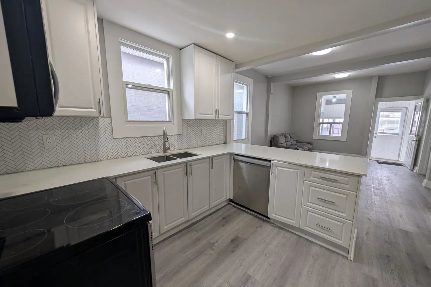 Additional image 6 of 266 Beach Road