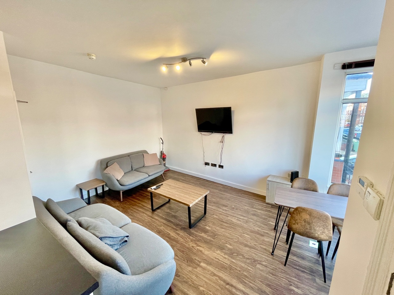 Additional image 8 of Room in a Shared House, Beechwood View, LS4, N1 7GU