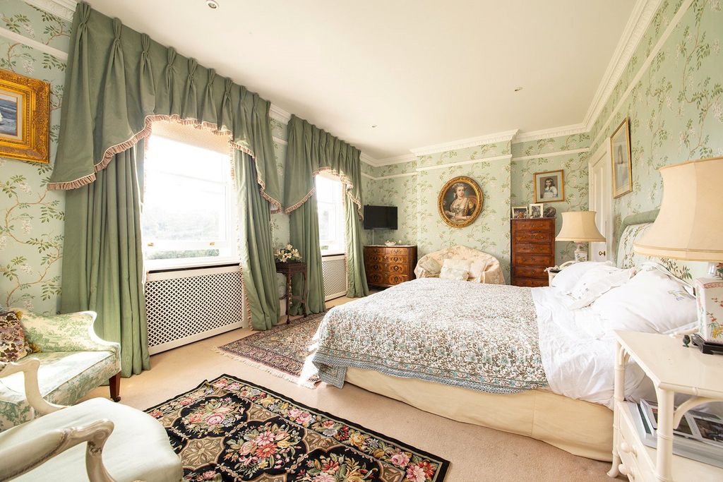 Additional image 18 of 7 bed detached house for saleHollington Lane, Woolton Hill, Newbury, Hampshire RG20