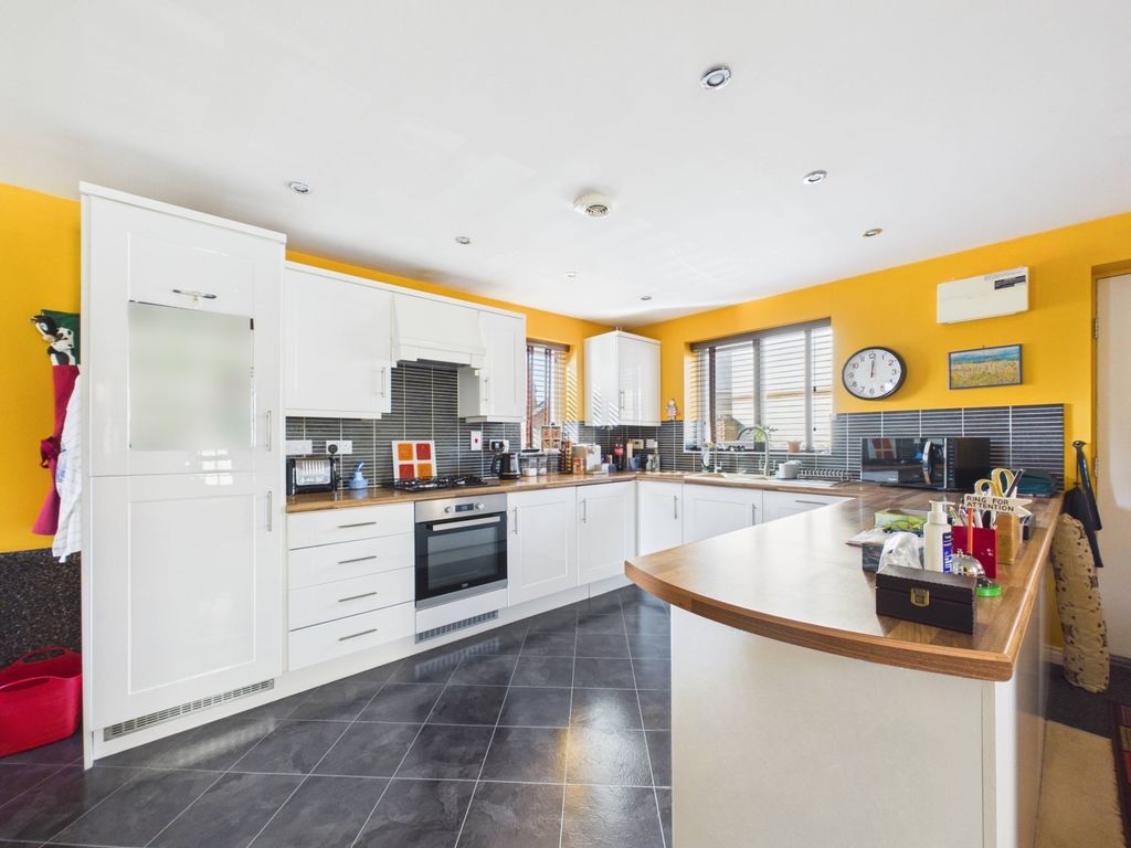 4 bed detached house for saleWhitley Road, Upper Cambourne, Cambridge, Cambridgeshire CB23 photo 4