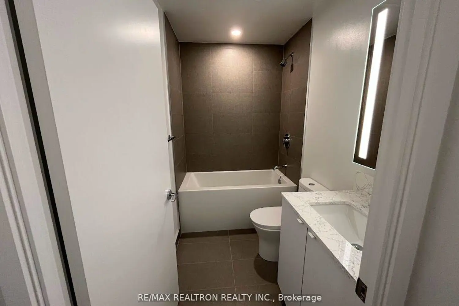 Additional image 19 of 270 Dufferin Street 619