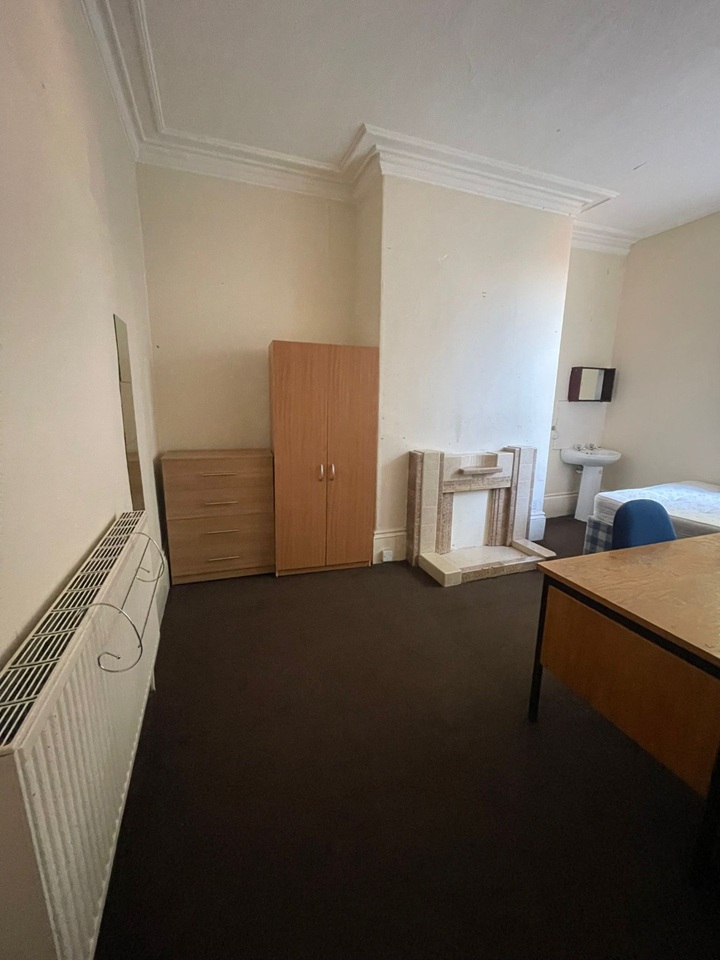 Additional image 4 of Room in a Shared House, Hyde Park Road, LS6, LS6 1AJ