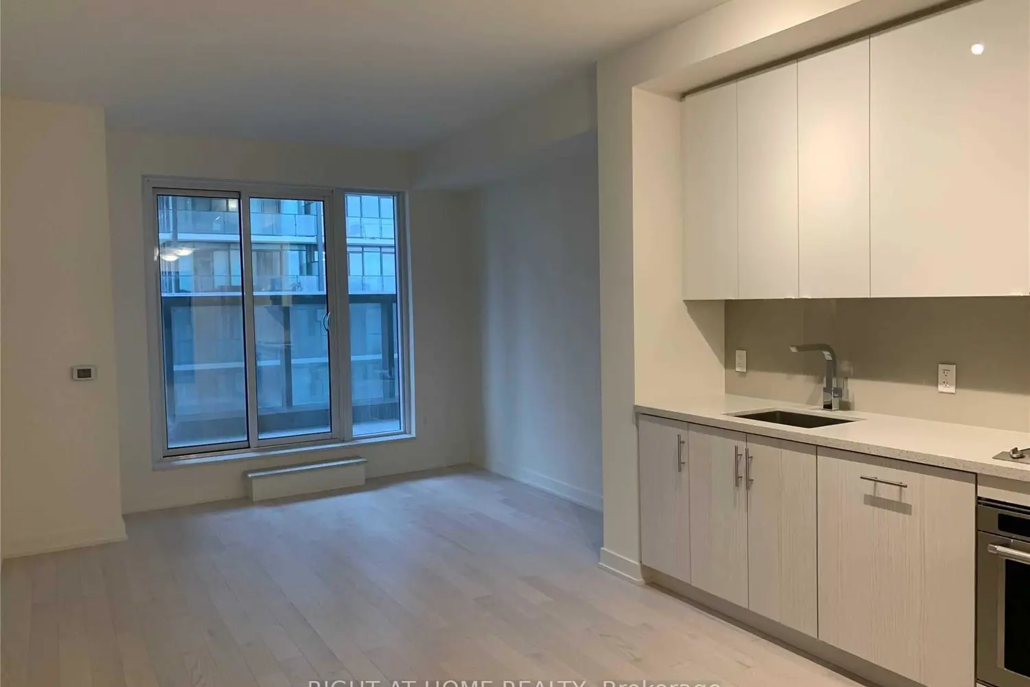 Additional image 5 of 330 Richmond Street 1501