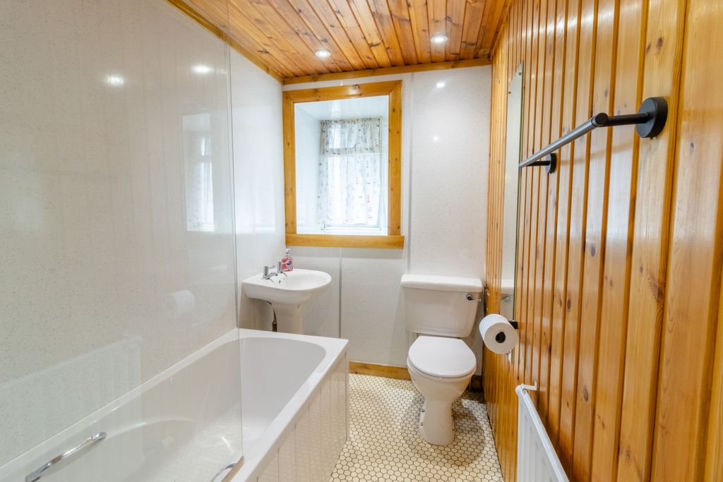 Additional image 4 of 3 bed flat for saleBeacon Terrace, Montrose DD10