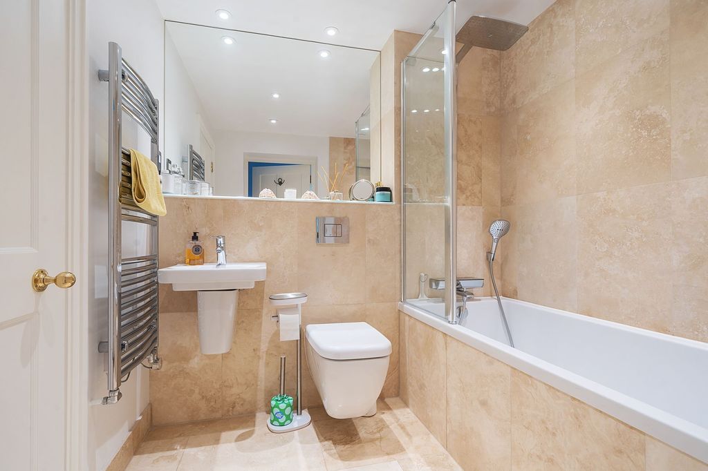 Additional image 17 of 2 bed flat for saleKings Drive, Midhurst GU29