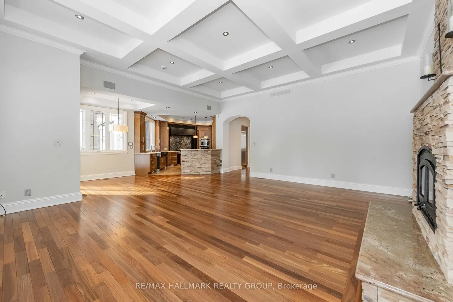 Additional image 6 of 5800 Queenscourt Crescent