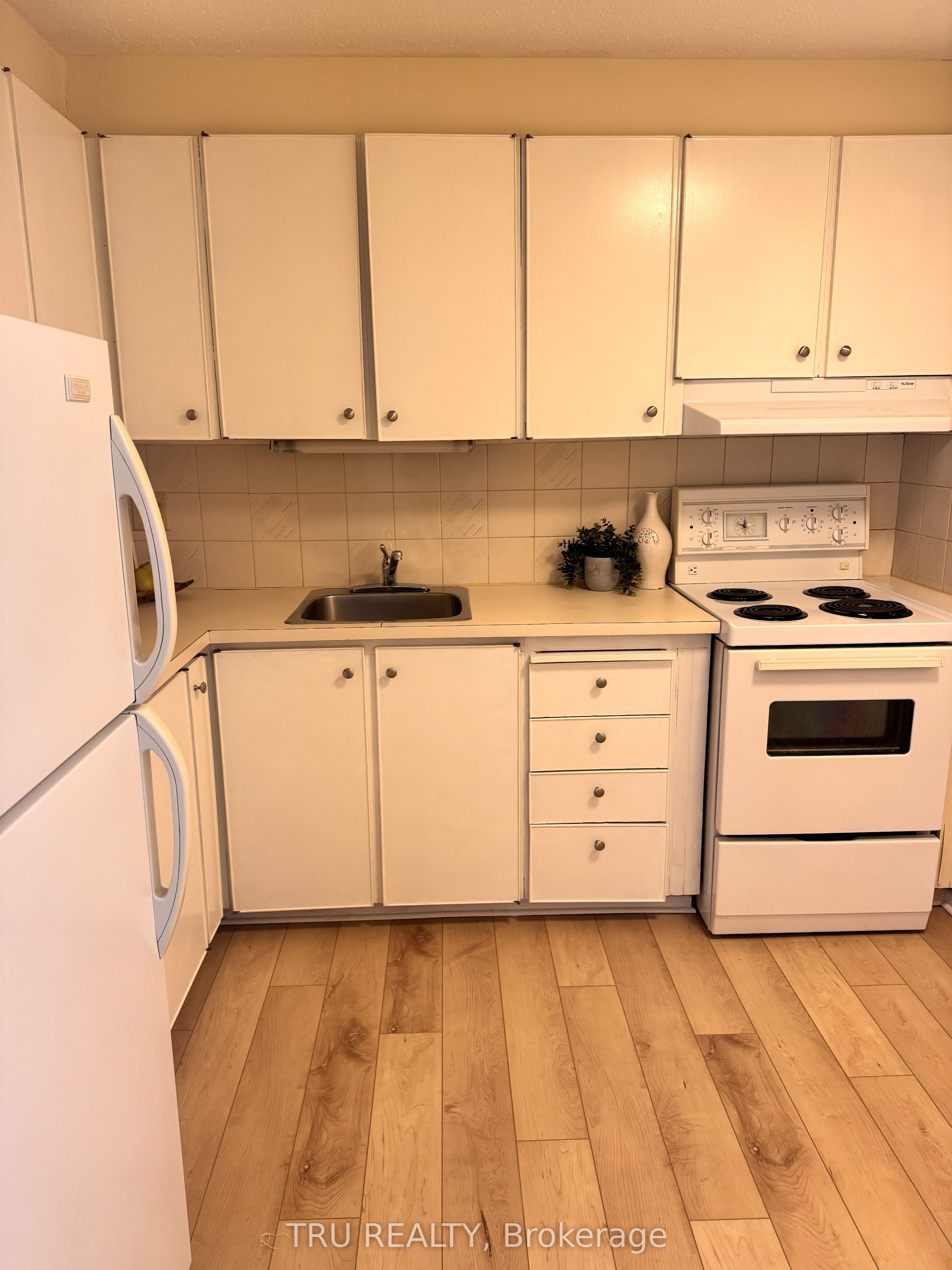 Additional image 3 of 706-3100 Carling Avenue, Ottawa, ON, K2B 6J6