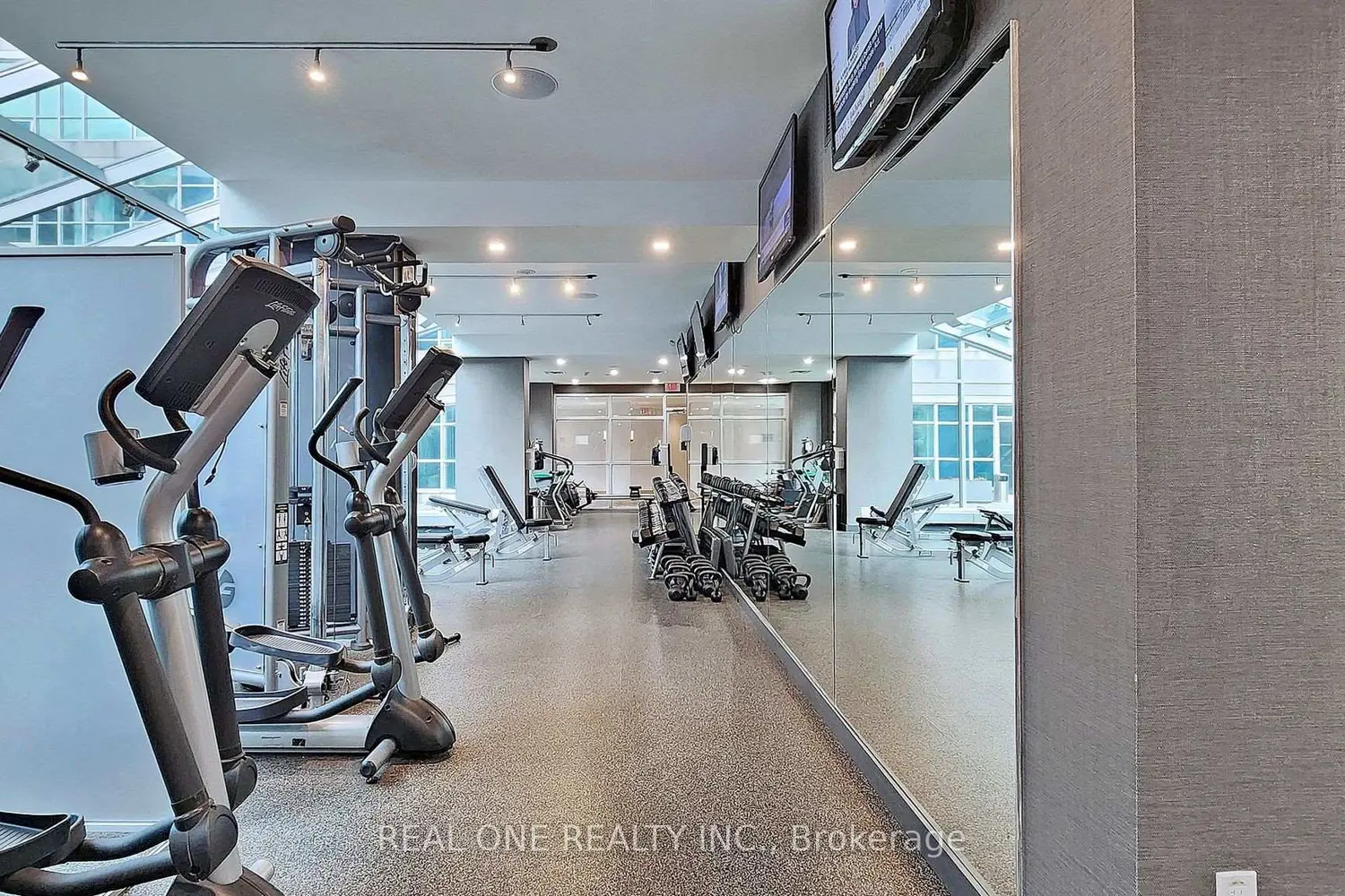 Additional image 14 of 350 Wellington Street 225