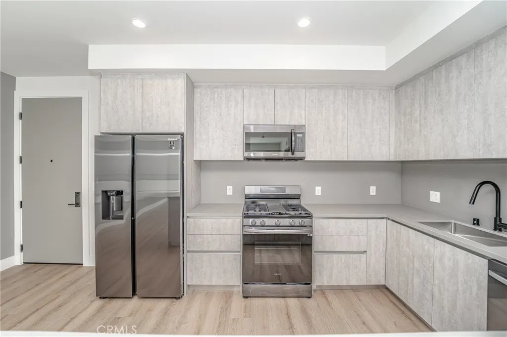 Additional image 6 of 2828 London Street Unit 206, Los Angeles, CA 90026