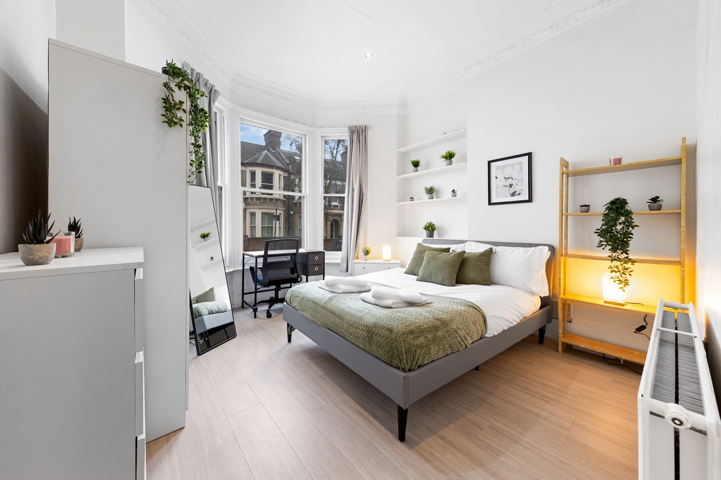 Additional image 4 of 2 Bed Flat, Tremadoc Road, SW4, N1 7GU