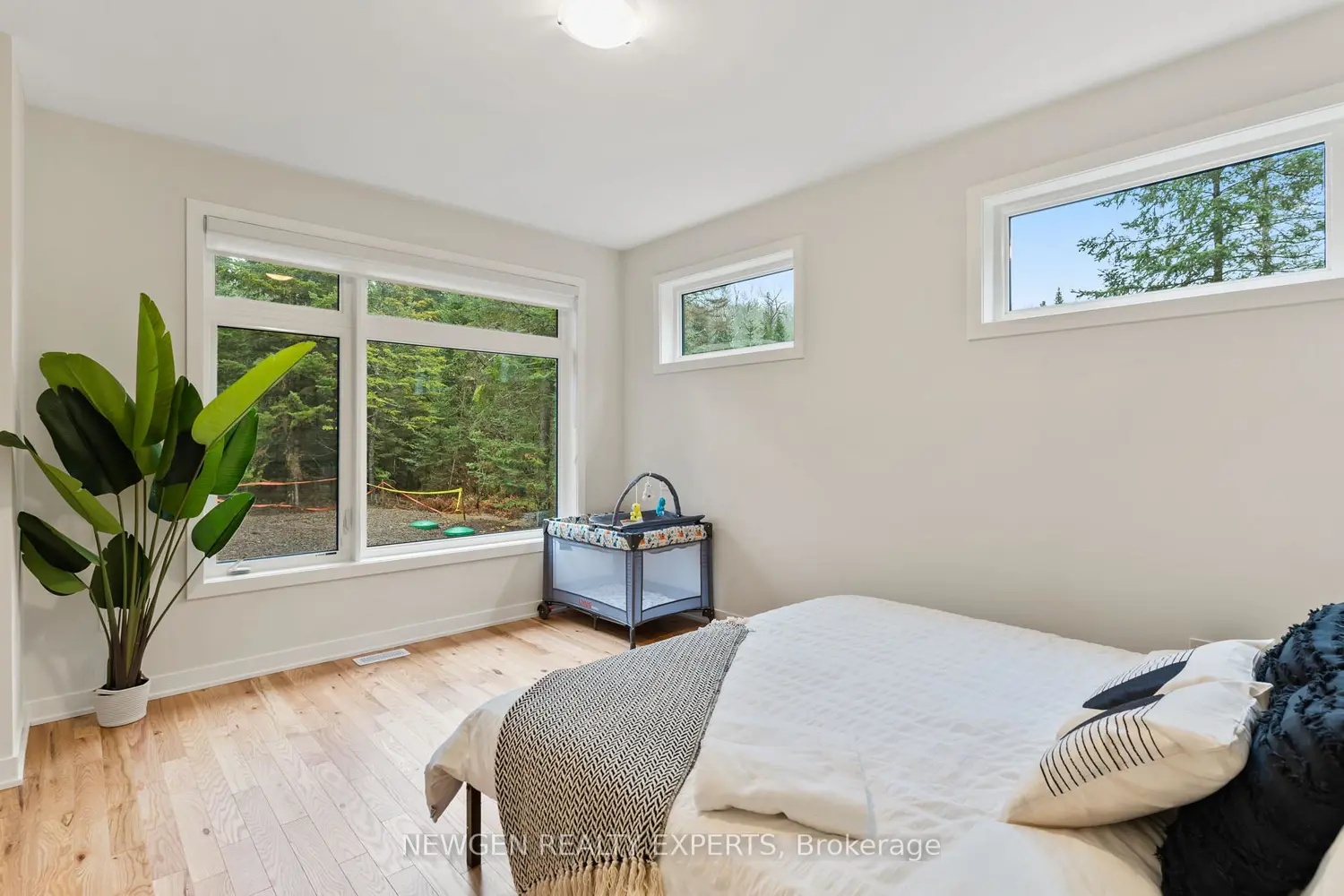 Additional image 12 of 1049 Greensview Drive