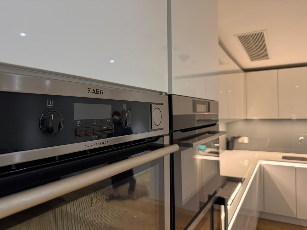 Additional image 12 of 3 Bed Flat, Lombard Wharf, SW11, N1 7GU