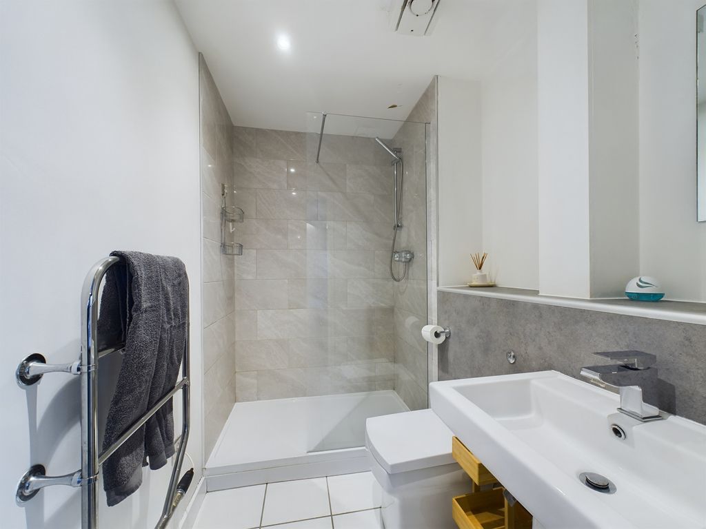 Additional image 14 of 3 bed flat for saleQueens Court, 50 Dock Street, Hull, East Riding Of Yorkshire HU1