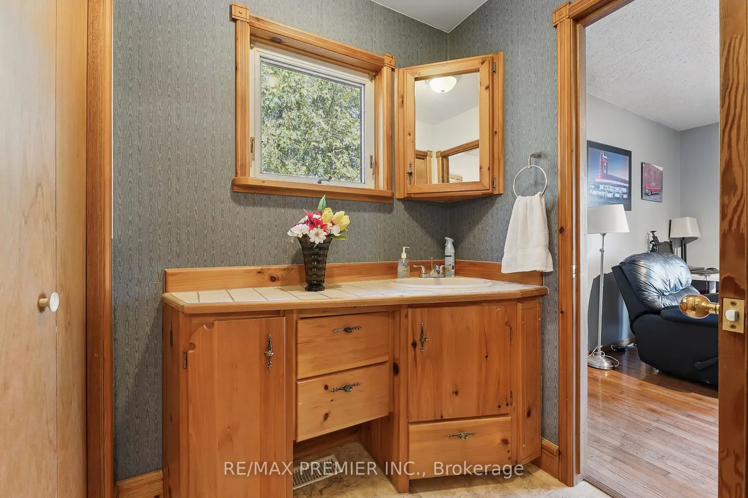 Additional image 15 of 733036 Southgate 73 Side Road