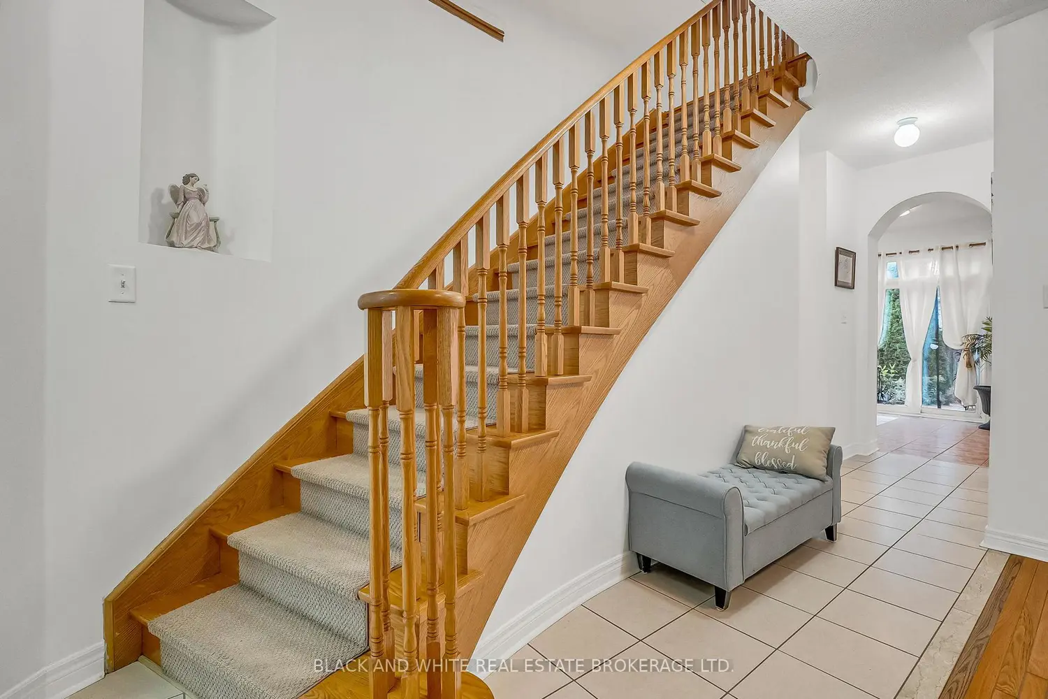 18 Daiseyfield Acres, Vaughan photo 5