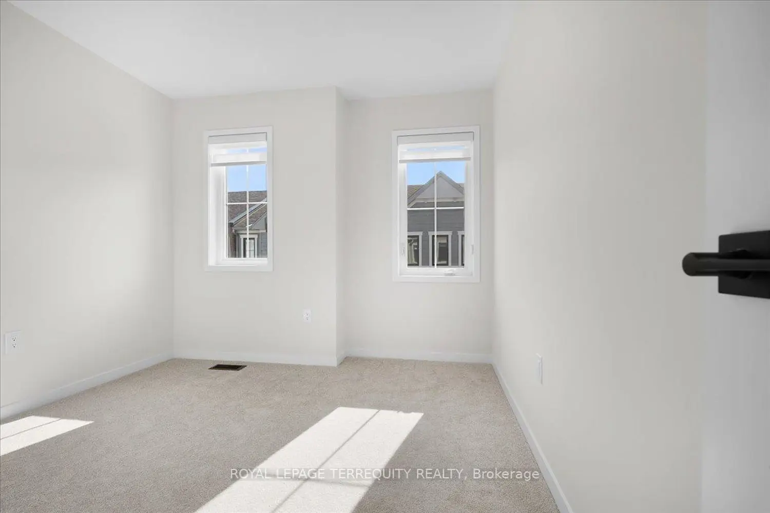 Additional image 14 of 38 Kingbird Common