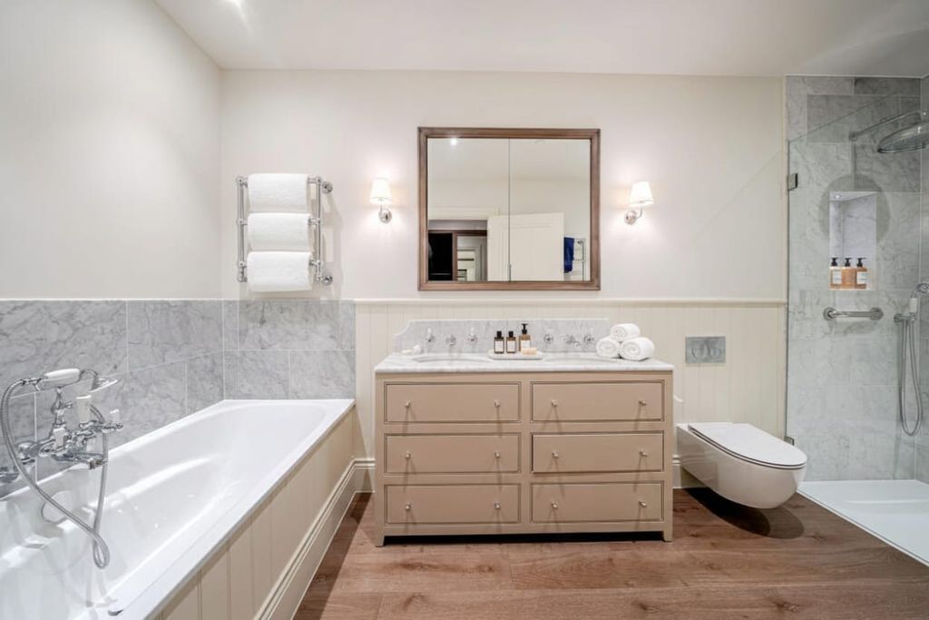 Additional image 8 of 2 bed flat for saleCastle Hill, Farnham GU9